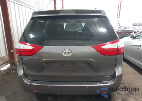 2015 Toyota Sienna Xle 8 Passenger из США, поврежденный, VIN 5TDYK3DC1FS586961